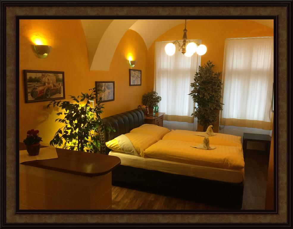 דומז'ליצה Centrum Tiffany Pension מראה חיצוני תמונה